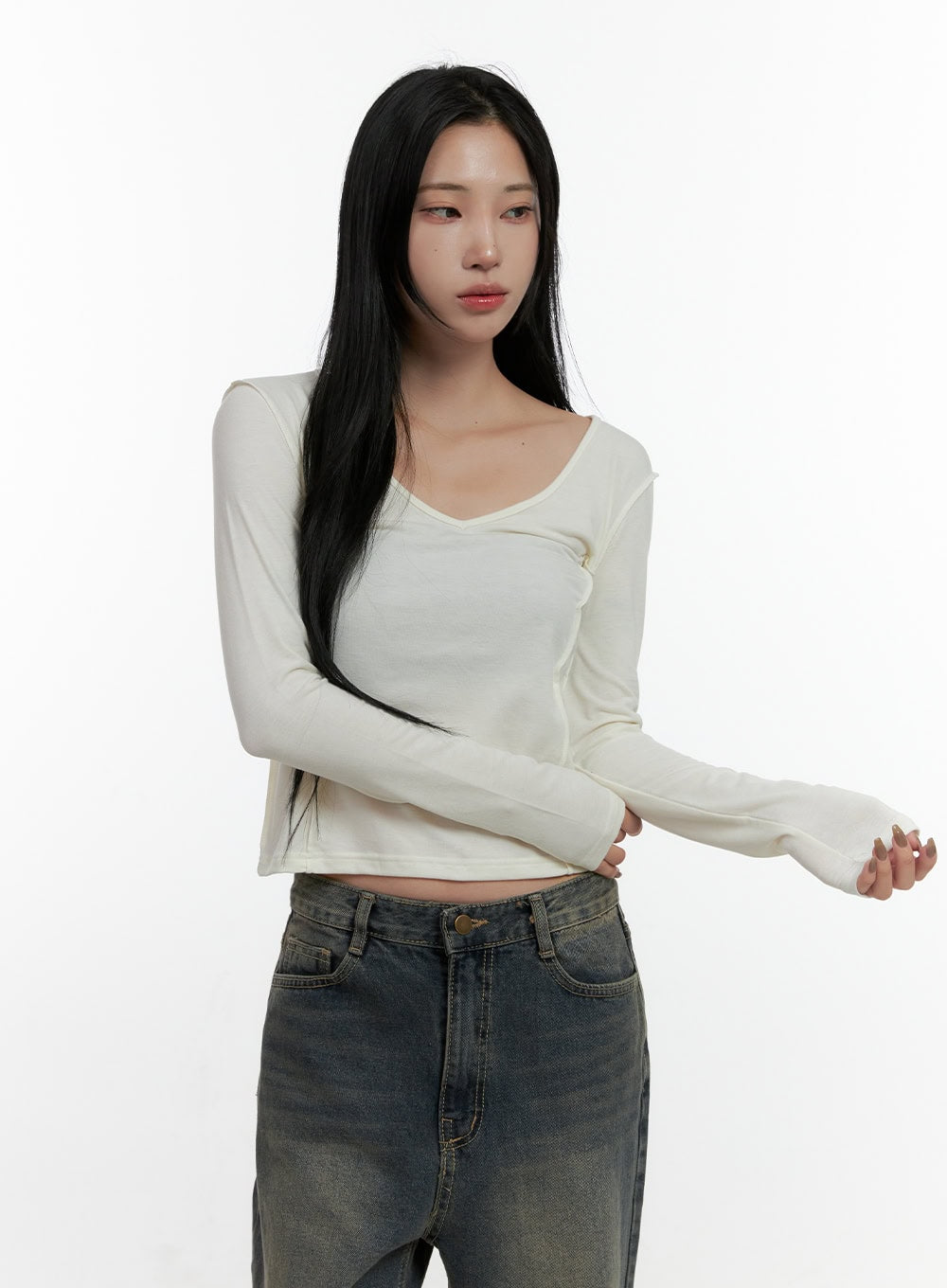 stitched-v-neck-long-sleeve-top-cn407 / Light beige