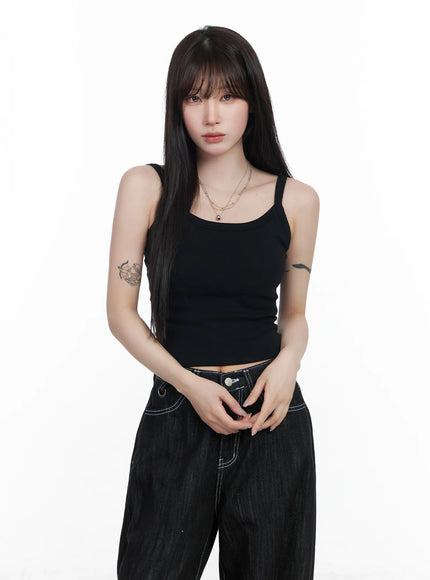 padded-sleeveless-top-cf523 / Black