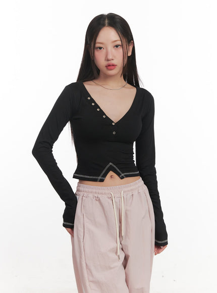 Slim Fit V-Neck Eyelet Button Top CF524