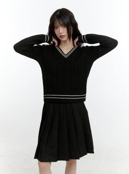 Cable-Knit V-Neck Sweater CF506