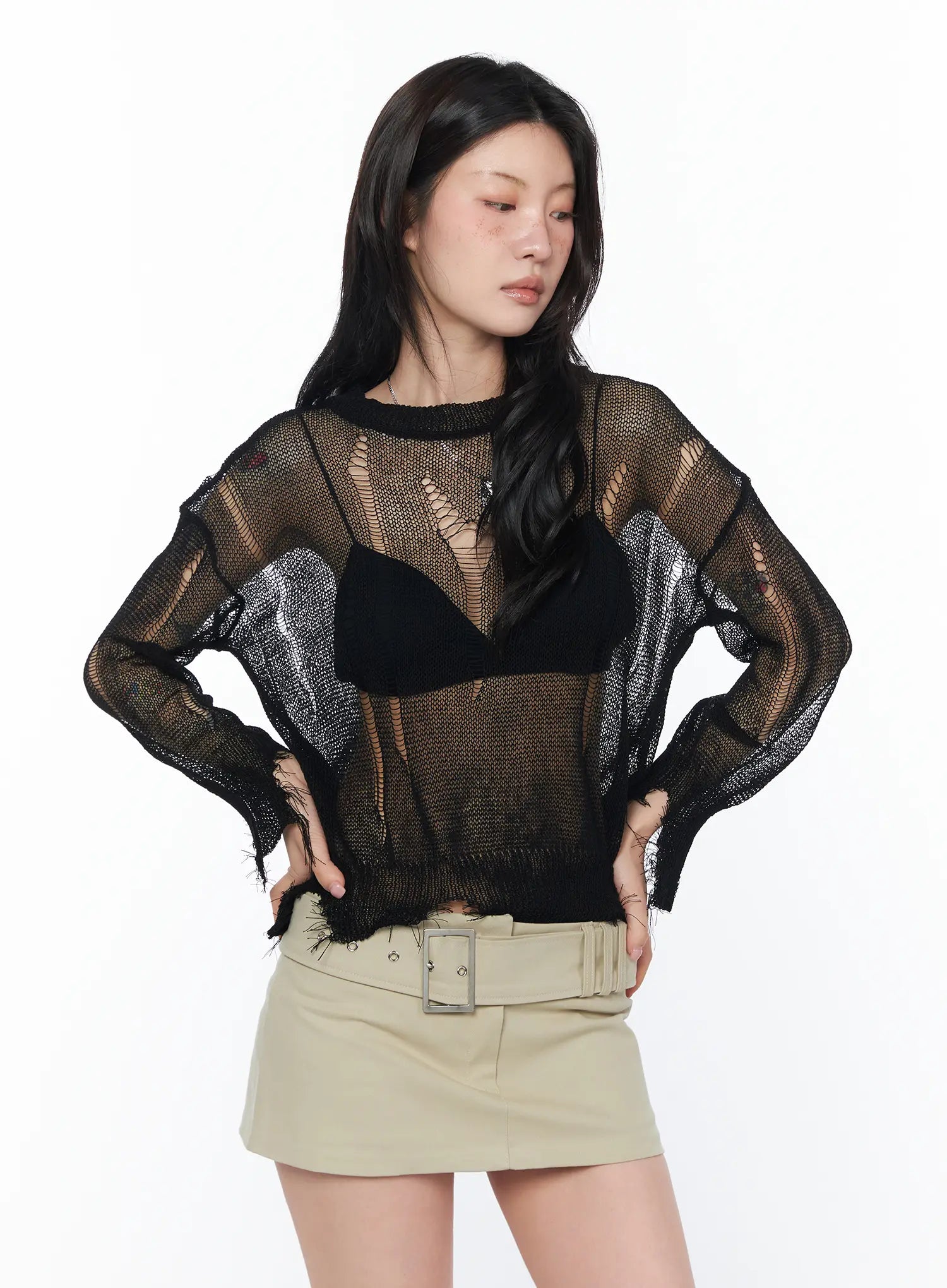 sheer-distressed-long-sleeve-knit-top-ca524 / Black