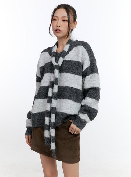 comfy-striped-v-neck-sweater-with-muffler-cn401 / Gray