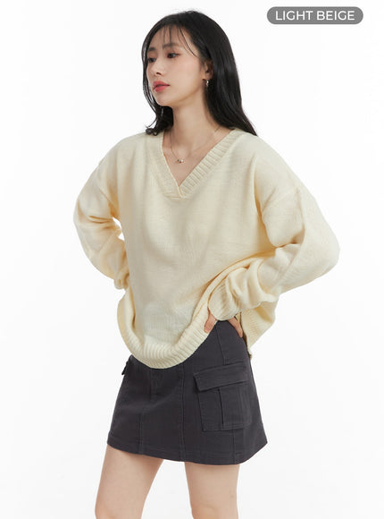 cozy-v-neck-wool-sweater-om408 / Light beige