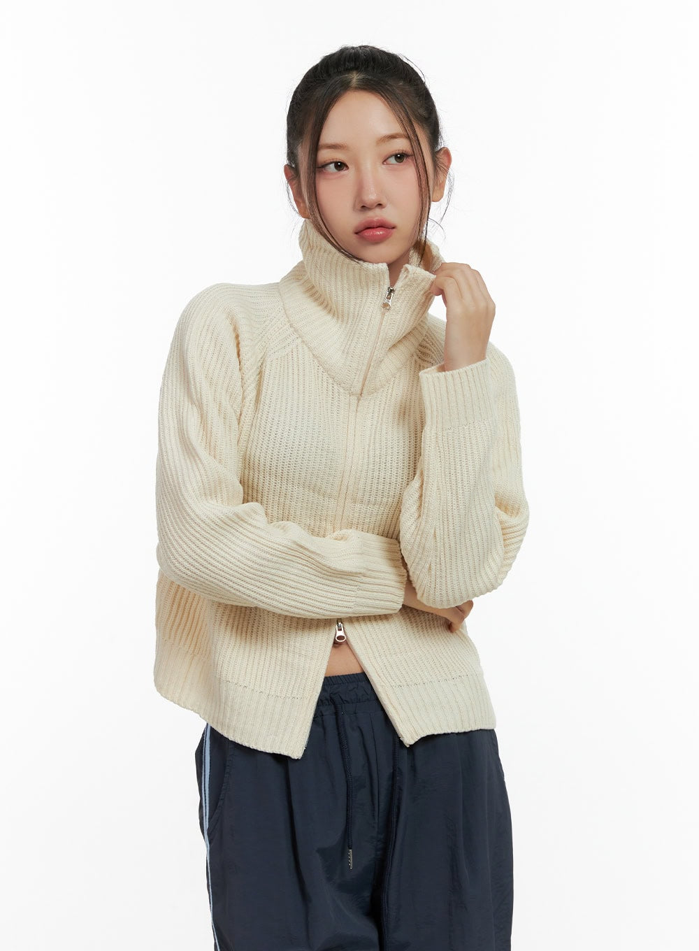 two-way-zip-knit-sweater-cn412 / Light beige