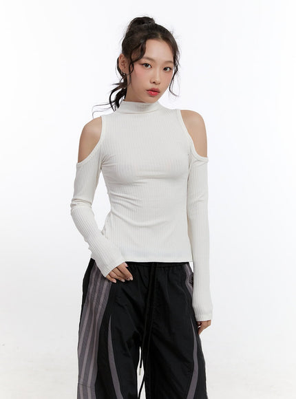 slim-fit-turtleneck-cut-out-top-cn421 / White