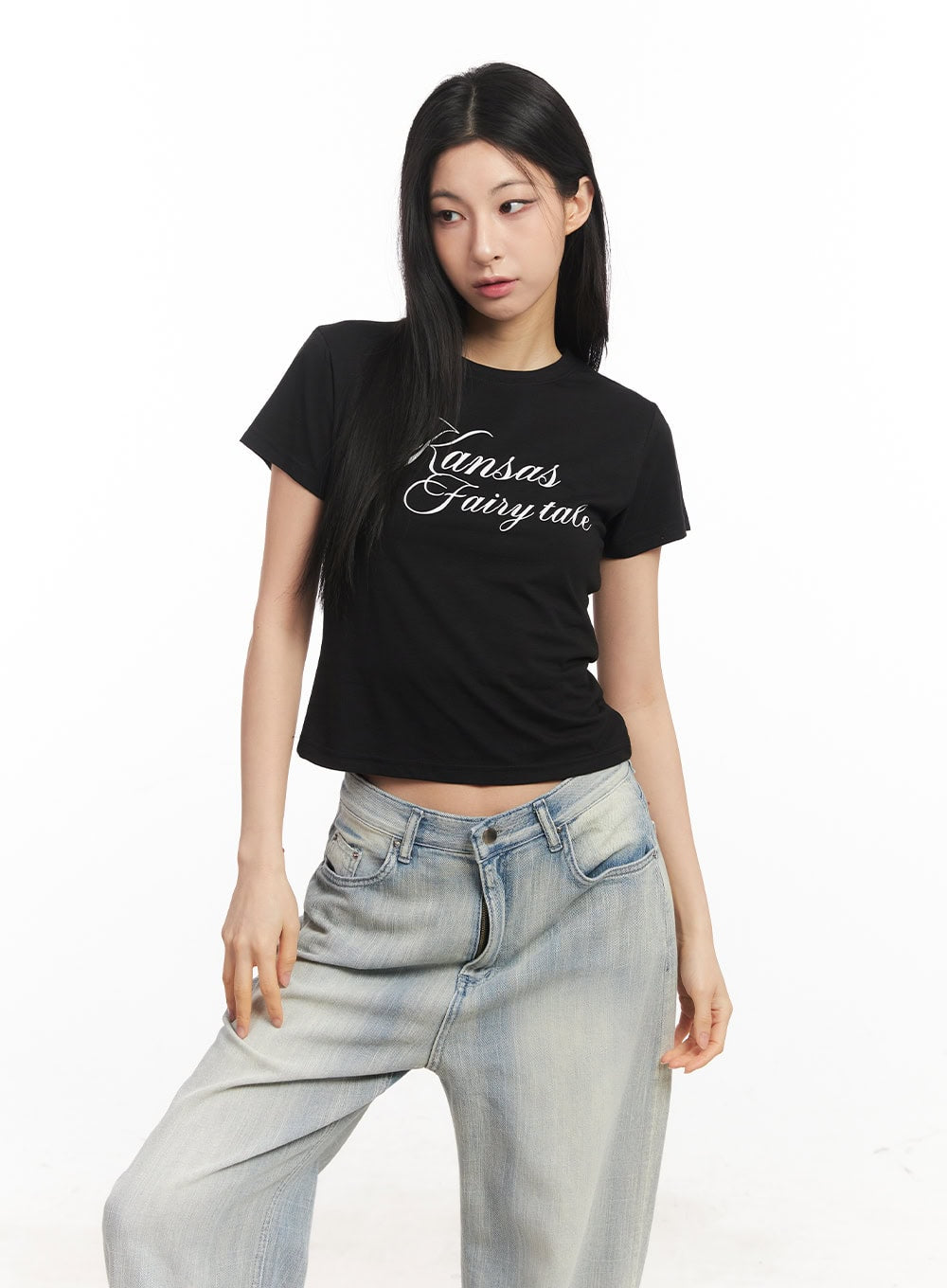 slim-fit-cropped-graphic-tee-ca514 / Black