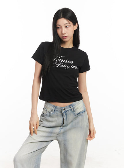slim-fit-cropped-graphic-tee-ca514 / Black