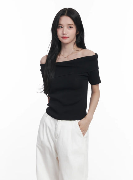 off-shoulder-asymmetric-short-sleeve-sweater-cu525 / Black