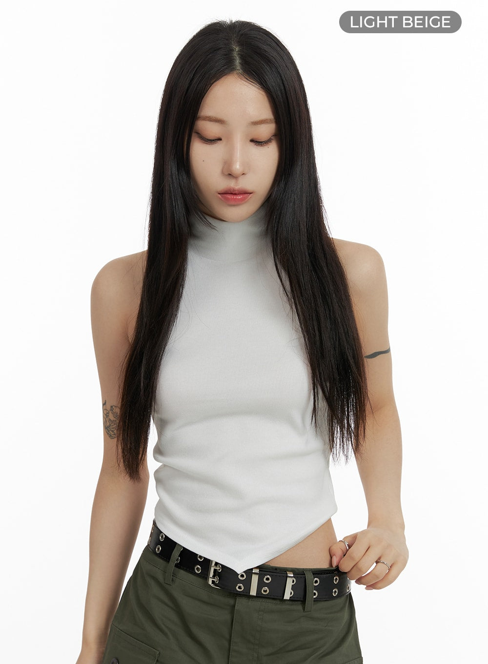 half-neck-sleeveless-crop-top-cf428 / Light beige