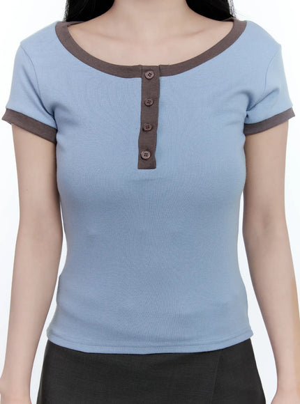 contrast-basic-u-neck-tee-cl530