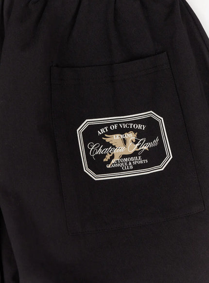 back-pocket-detail-white-pants-cj512