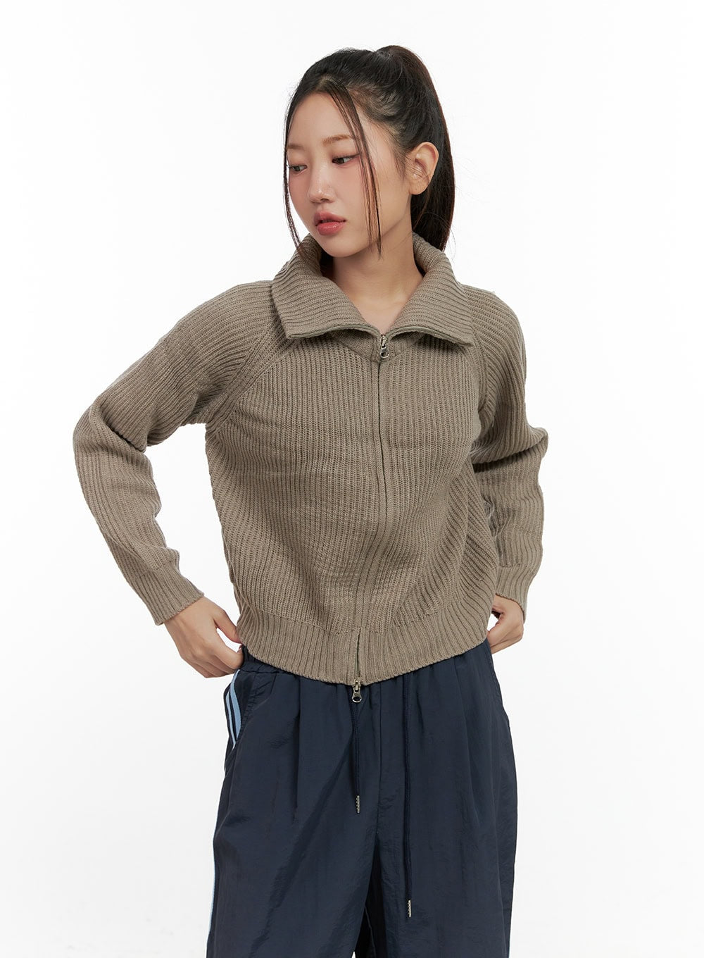two-way-zip-knit-sweater-cn412 / Beige