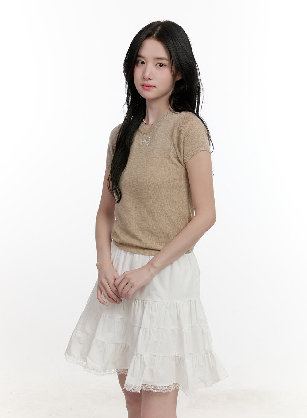 back-ribbon-cut-out-cropped-sweater-tee-cf527 / Beige