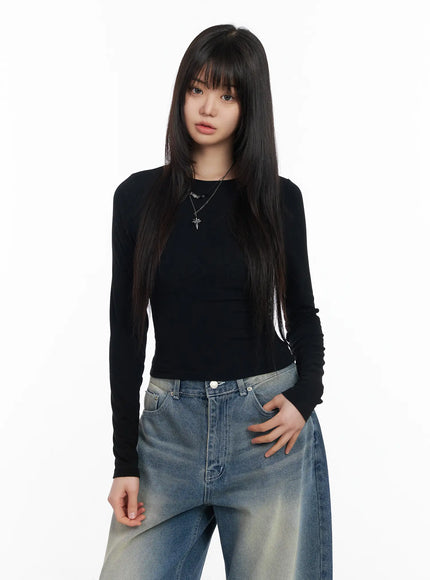 basic-round-neck-crop-long-sleeve-tee-cm512 / Black