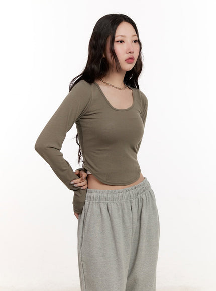 essential-cropped-long-sleeve-top-cm507 / Dark green
