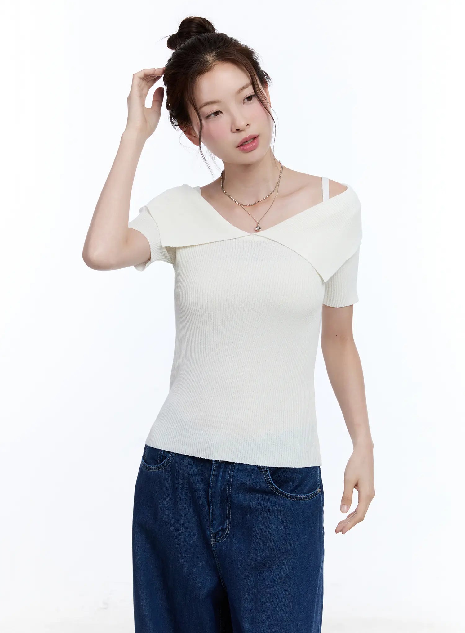 ribbed-off-shoulder-top-cu513 / White
