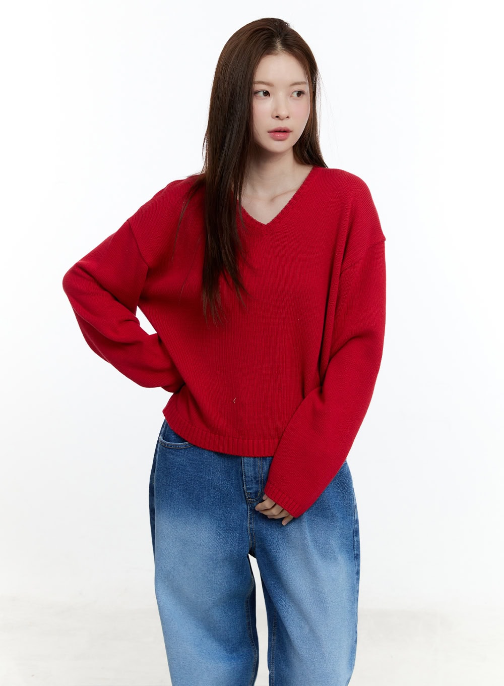 cozy-relaxed-fit-v-neck-sweater-cm521 / Red