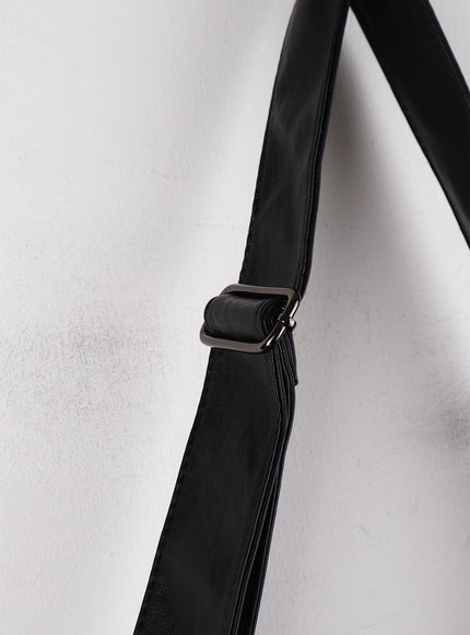 square-faux-leather-shoulder-bag-cd318