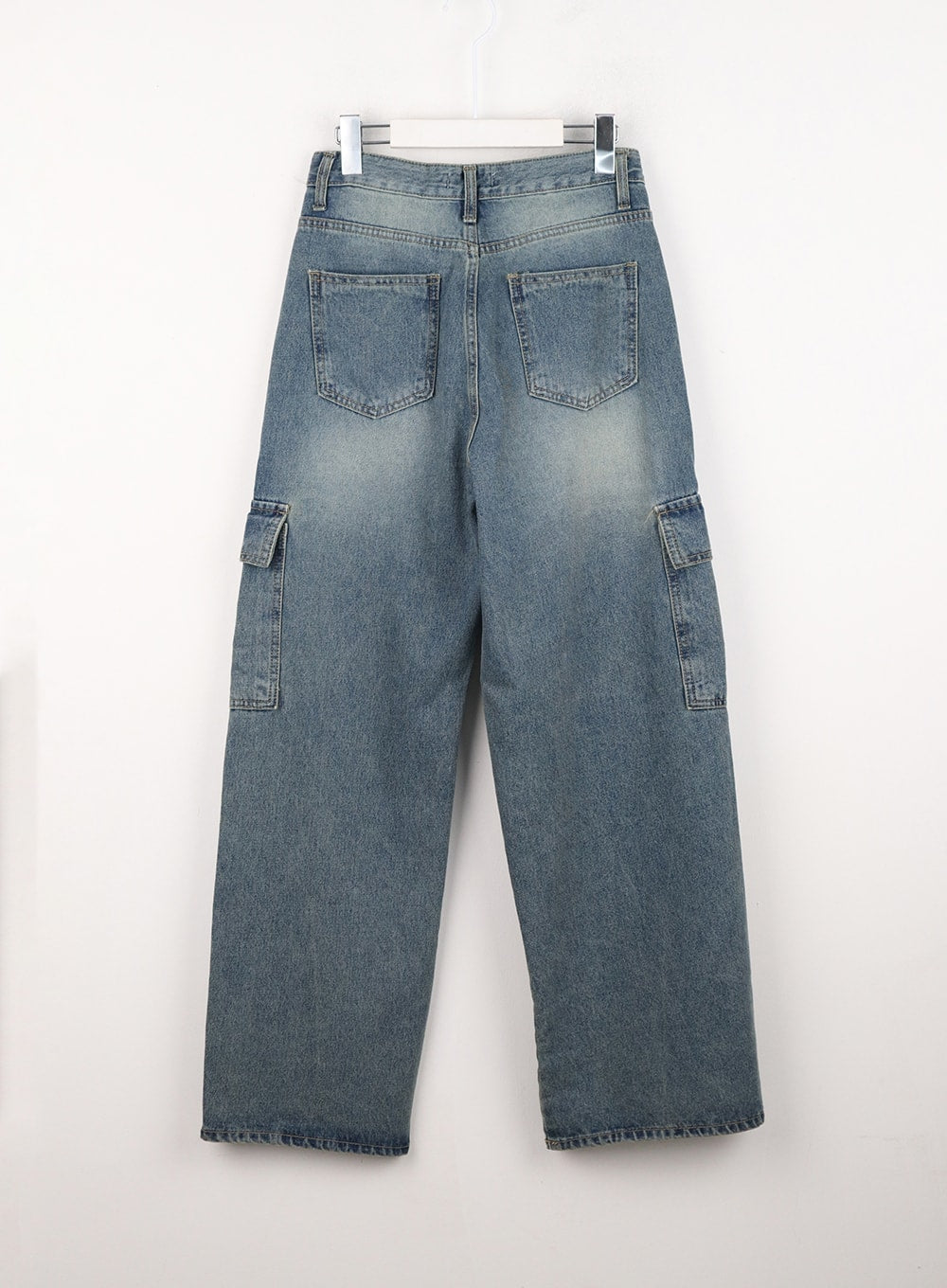 washed-denim-cargo-jeans-in302