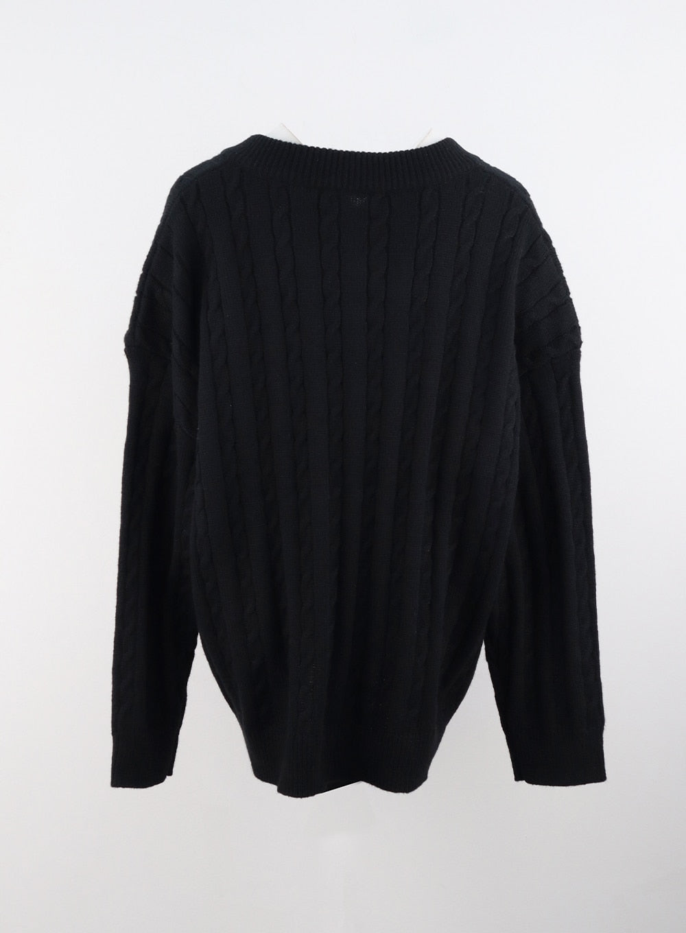 cable-knit-v-neck-sweater-cs303