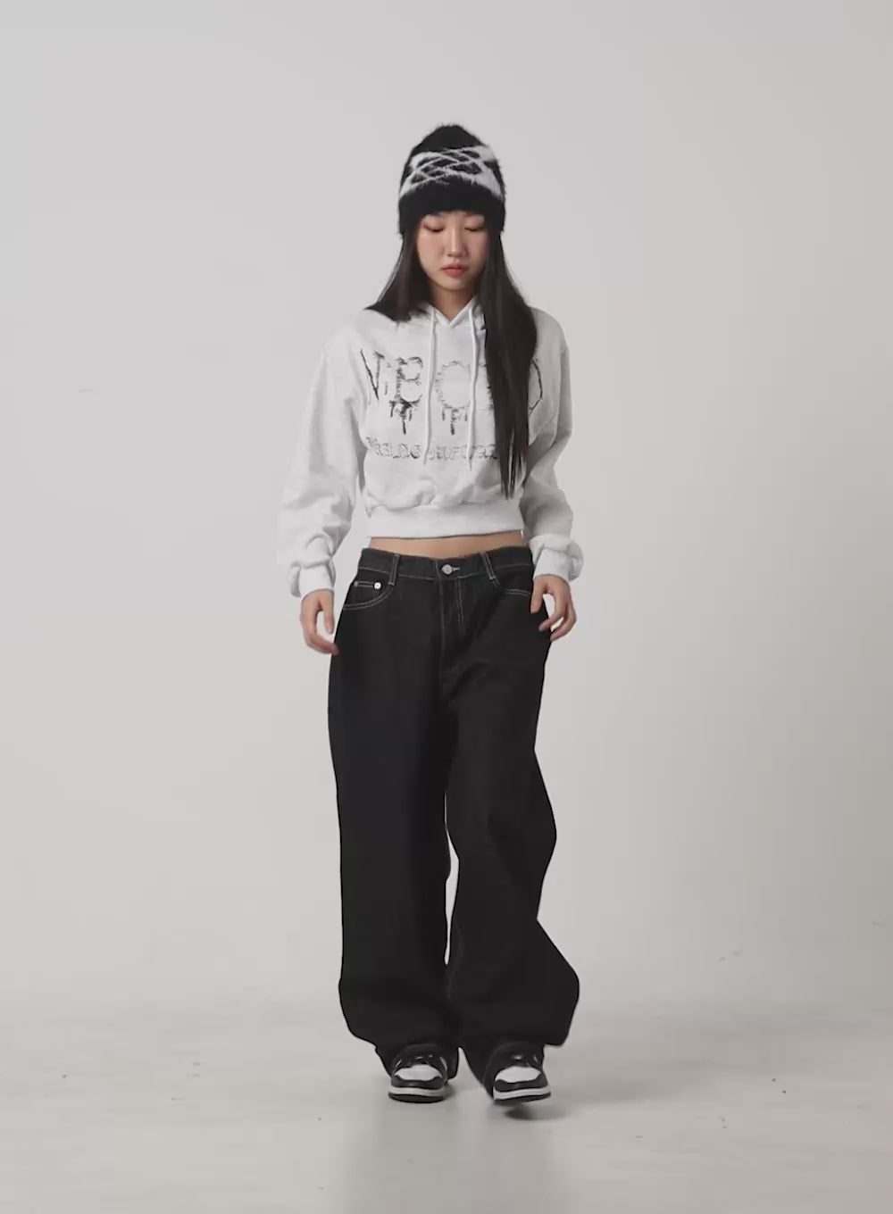 Acubi Graphic Crop Hoodie IS402