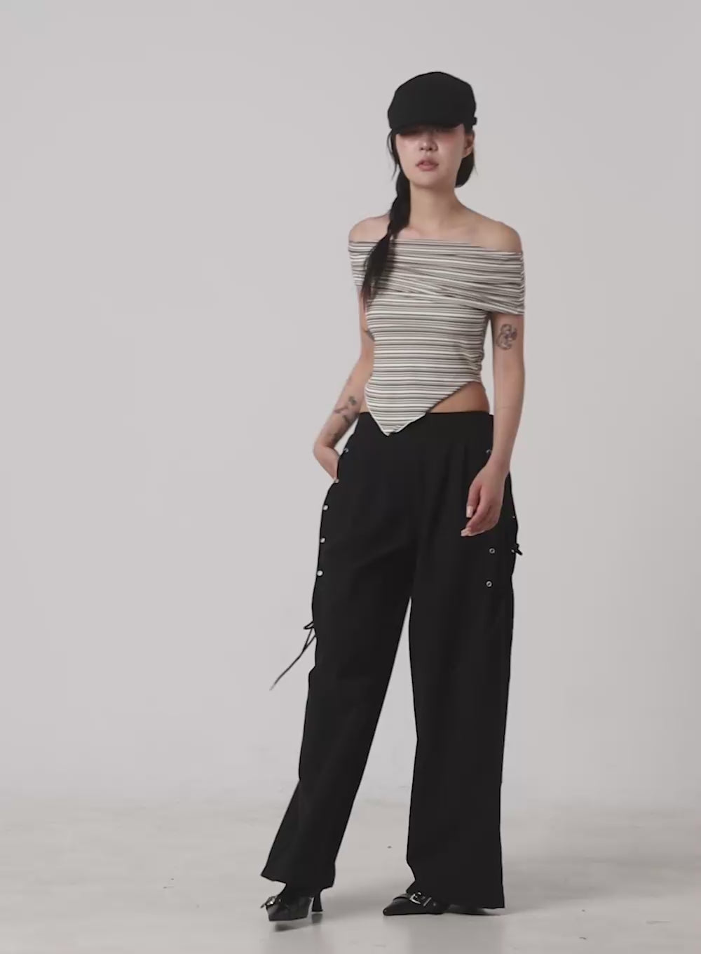 Side Eyelet Detail Pants CL415