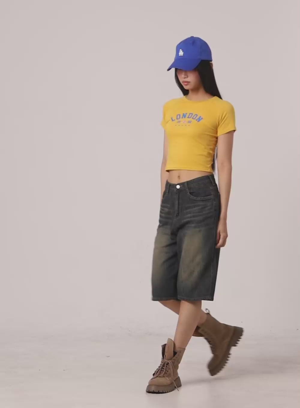 Lettering Sporty Crop Tee IL419