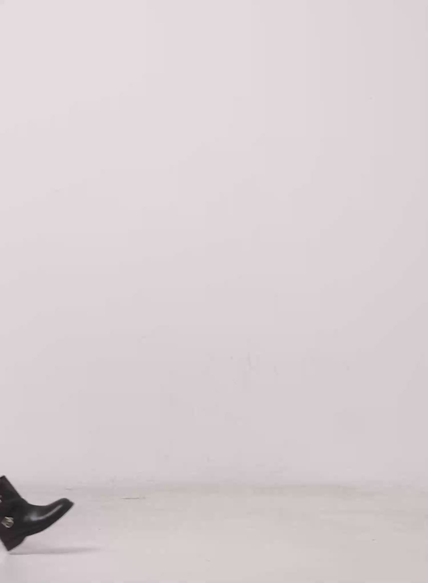 Cropped Halter Top CU517