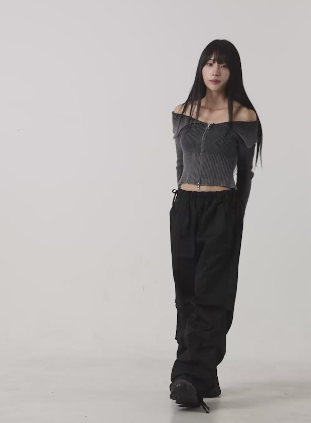 Two-Way Zip-up Off Shoulder Long Sleeve Crop Top CS419