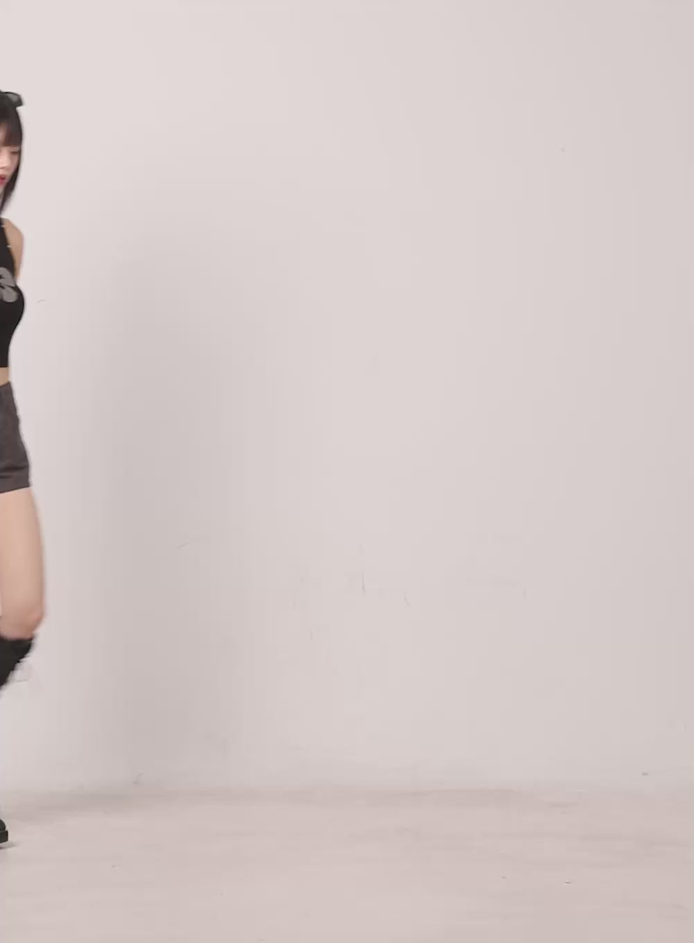 Fade-Free Denim Studded Shorts CY512