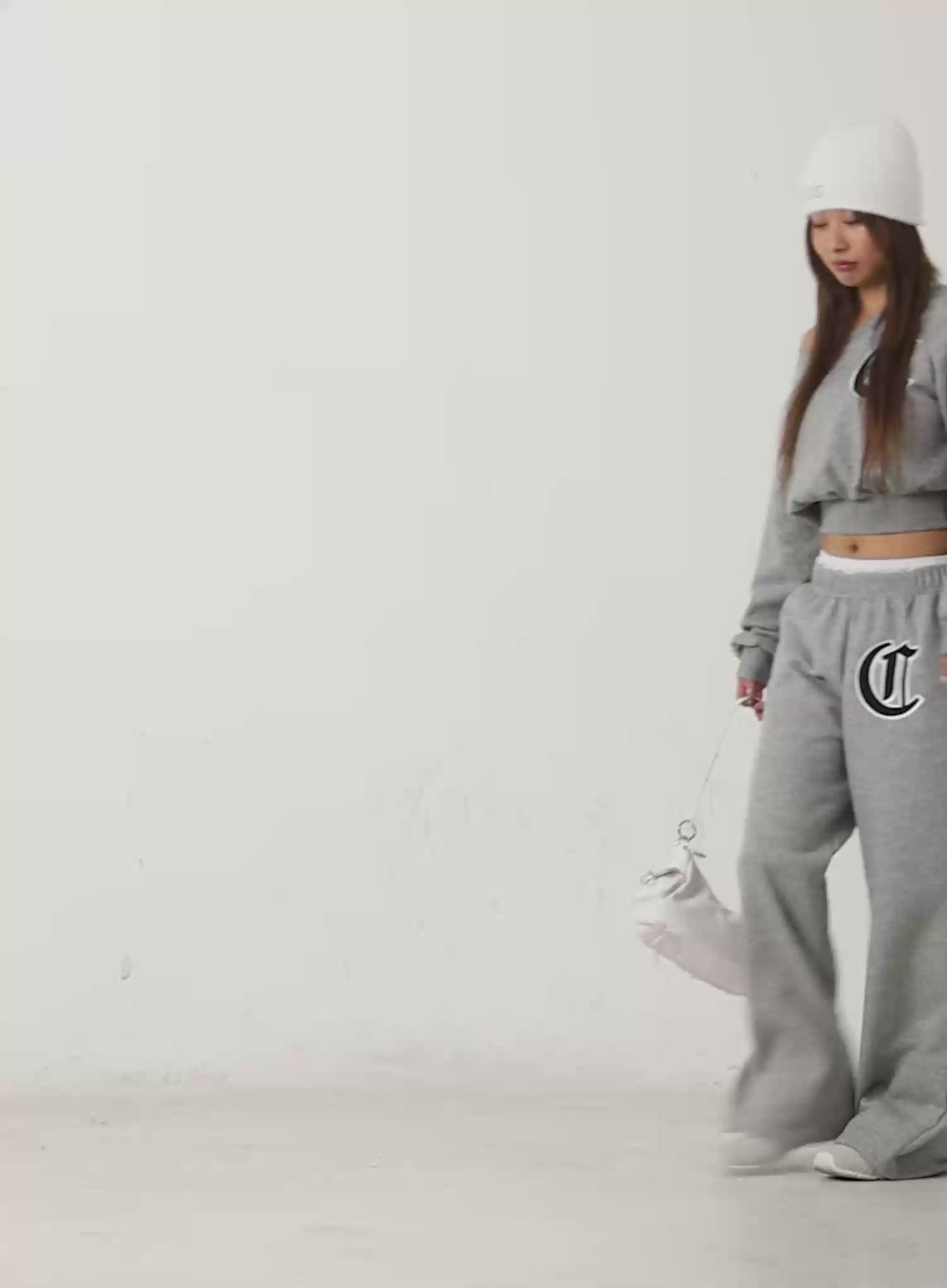 Cozy Graphic Thermal Crop Sweatshirt IN528