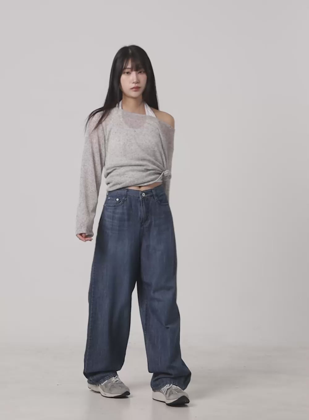 Low Rise Loose Fit Straight Jeans CL425