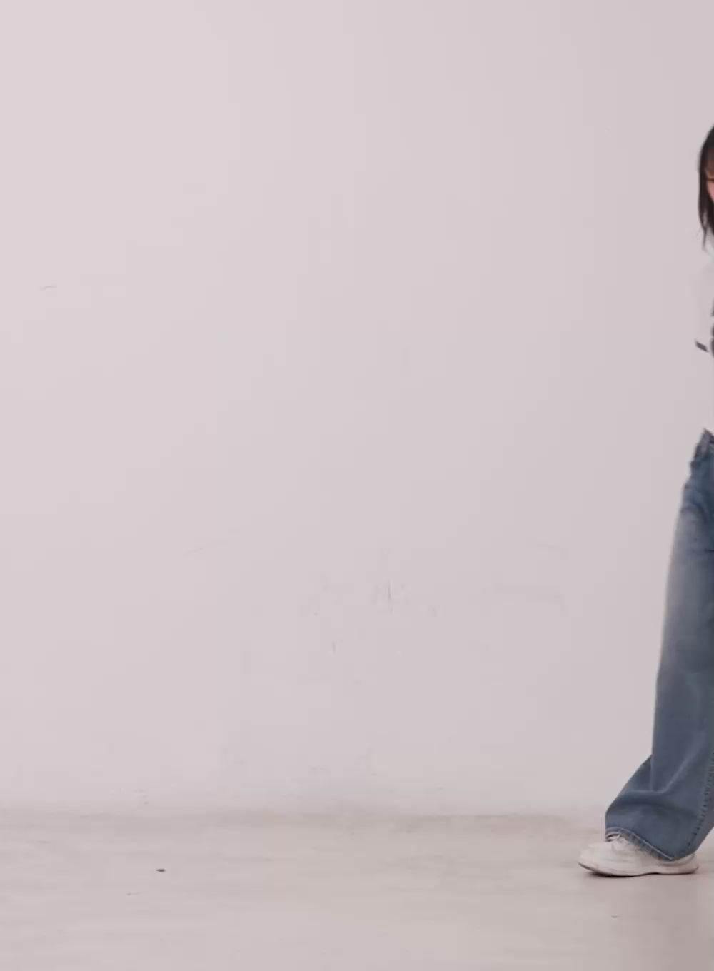 Delya Washed Wide-Leg Jeans IY502