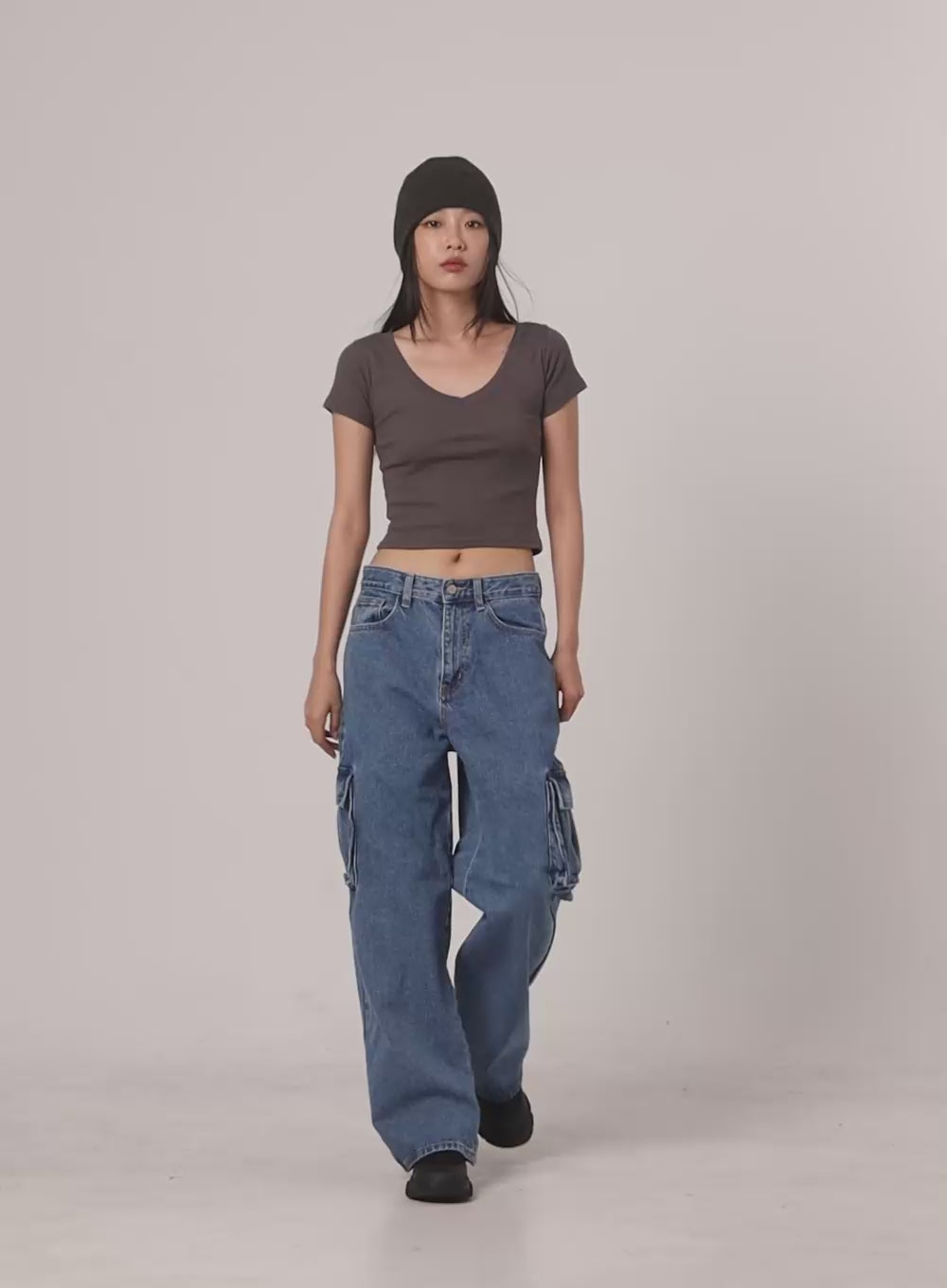 Basic V-Neck Crop Tee IL409