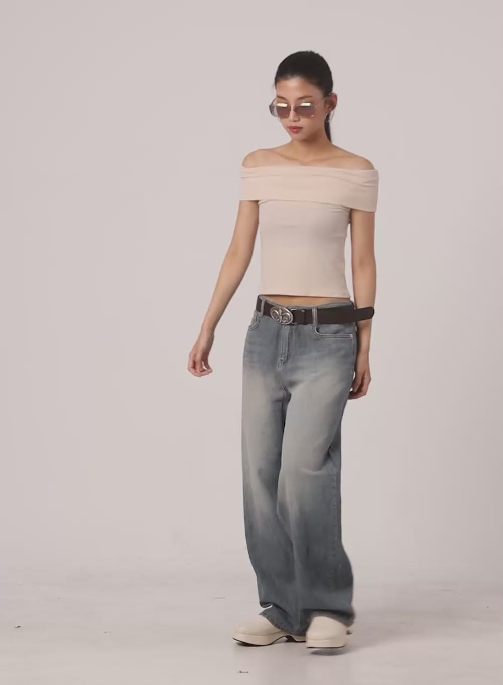 Solid Off Shoulder Crop Top IU412