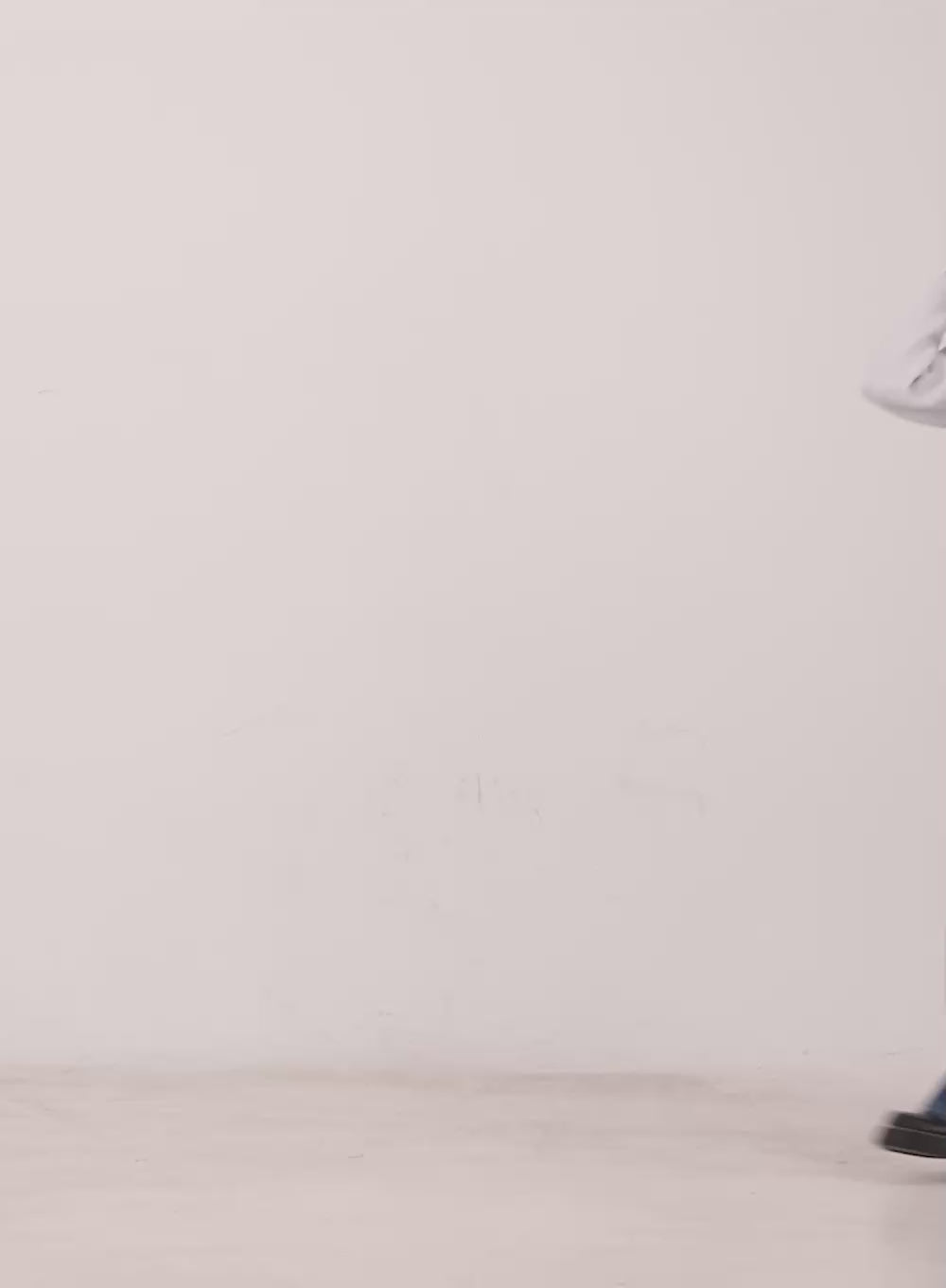 Cozy Relaxed-Fit V-Neck Sweater  CM521