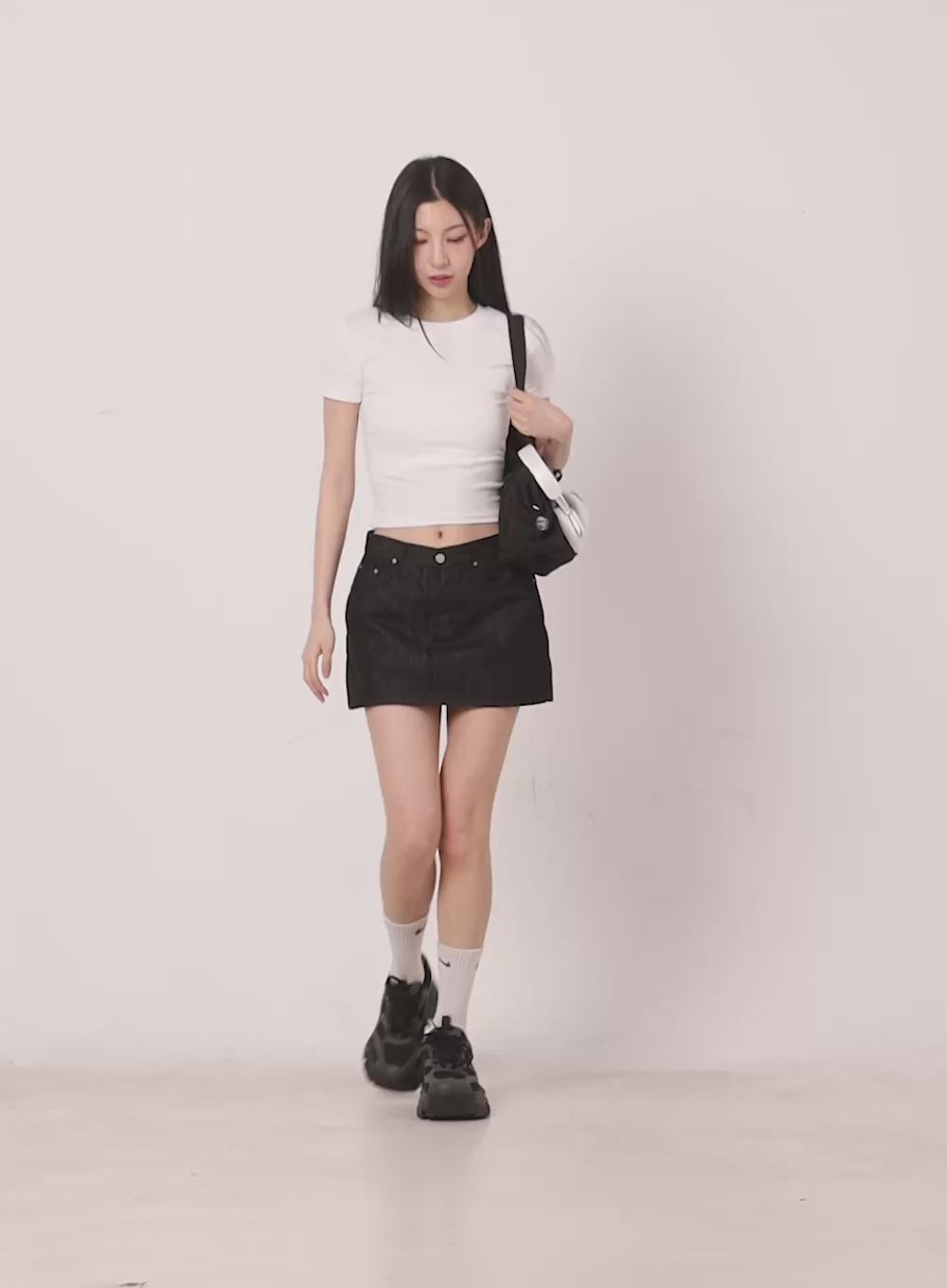 Slim-Fit Crop Tee IY516