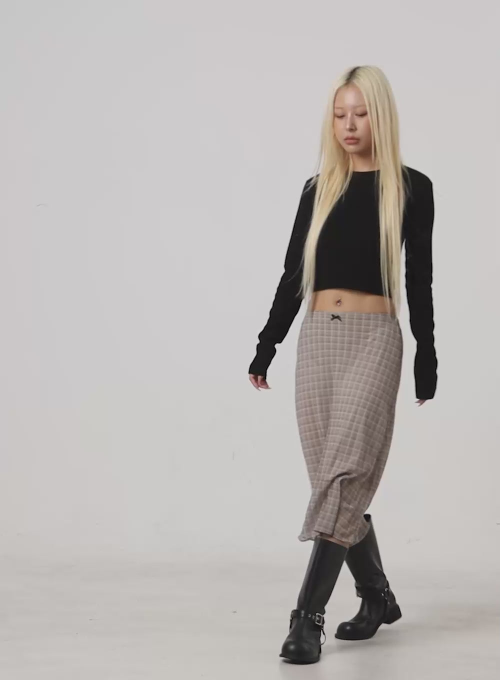 Cut Out Slim-Fit Crop Top CO414