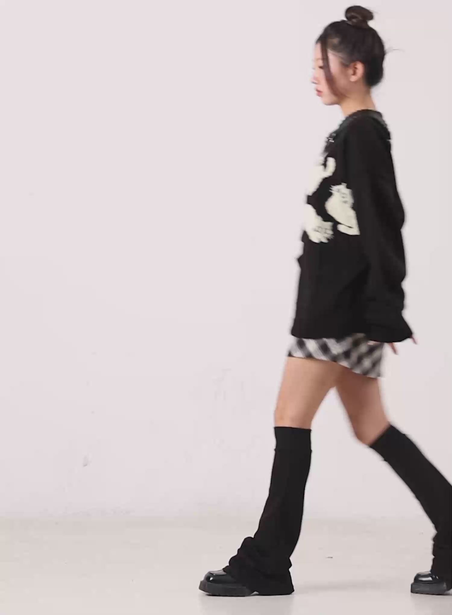Oversized Graphic Zip-up Sweater CO515