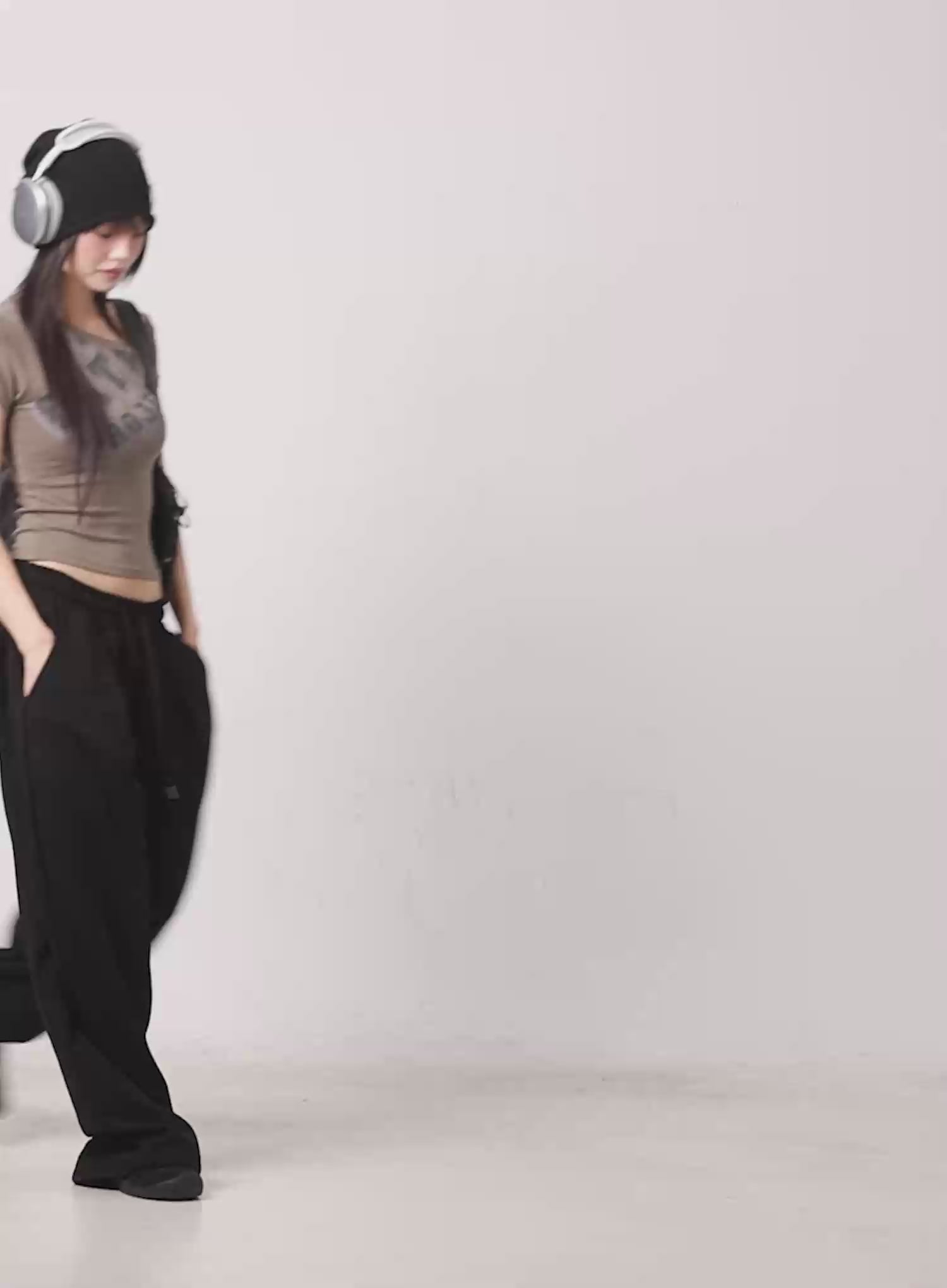 Wide-Leg Drawstring Sweatpants IL528