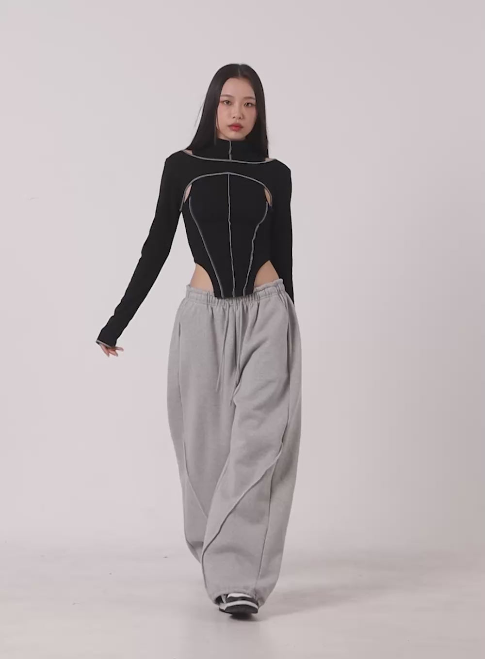 Wide-Fit Solid Sweatpants CN421