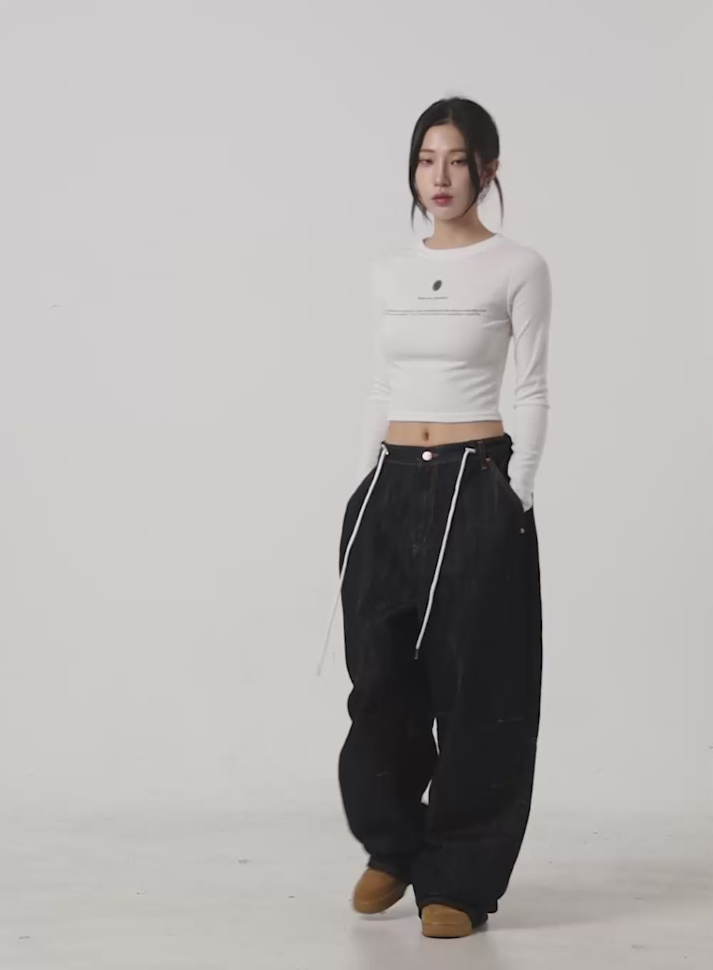 Chic Letter Print Long Sleeve Crop Top CS430