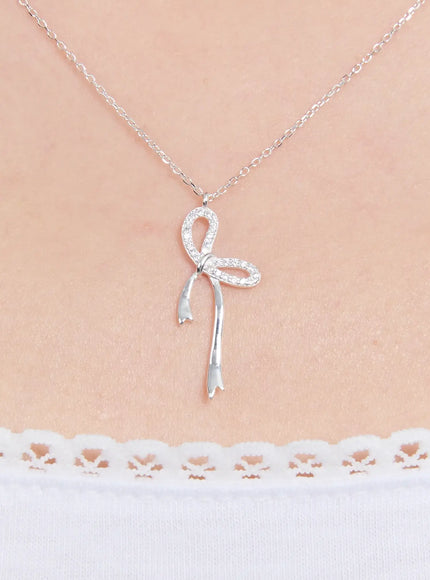 elara-glow-necklace-iu527