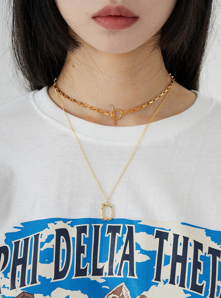 Two-Layer Chain and Square Pendant Necklace OO24