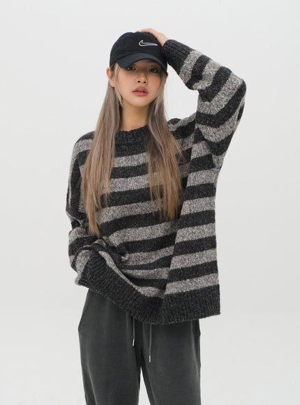 Stripped Loose Fit Knit Sweater J18