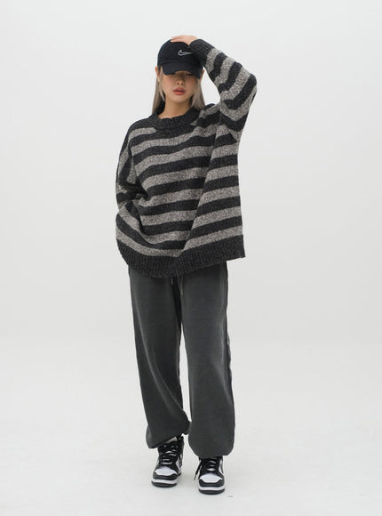 Stripped Loose Fit Knit Sweater J18