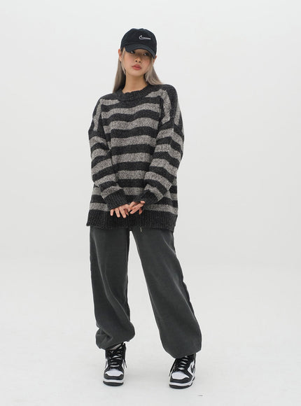 Stripped Loose Fit Knit Sweater J18