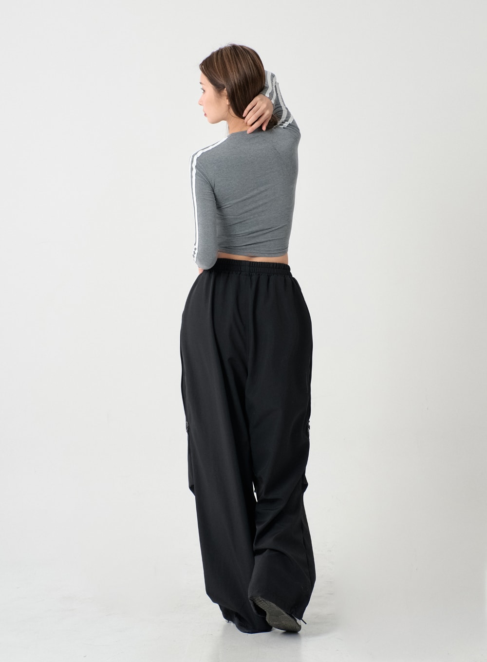 Unique Side Zipper Detailing Wide Bending Pants IS07