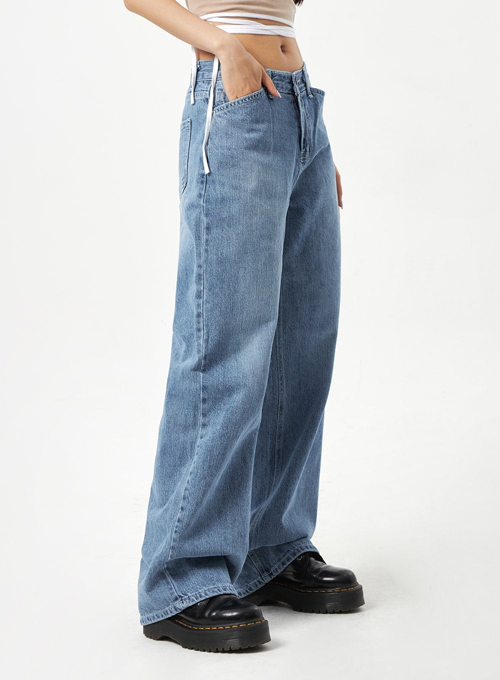 Low Rise Mid-Wash Jeans CA321
