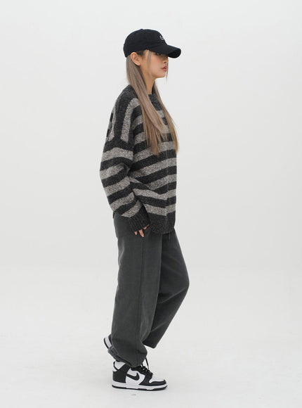 Stripped Loose Fit Knit Sweater J18